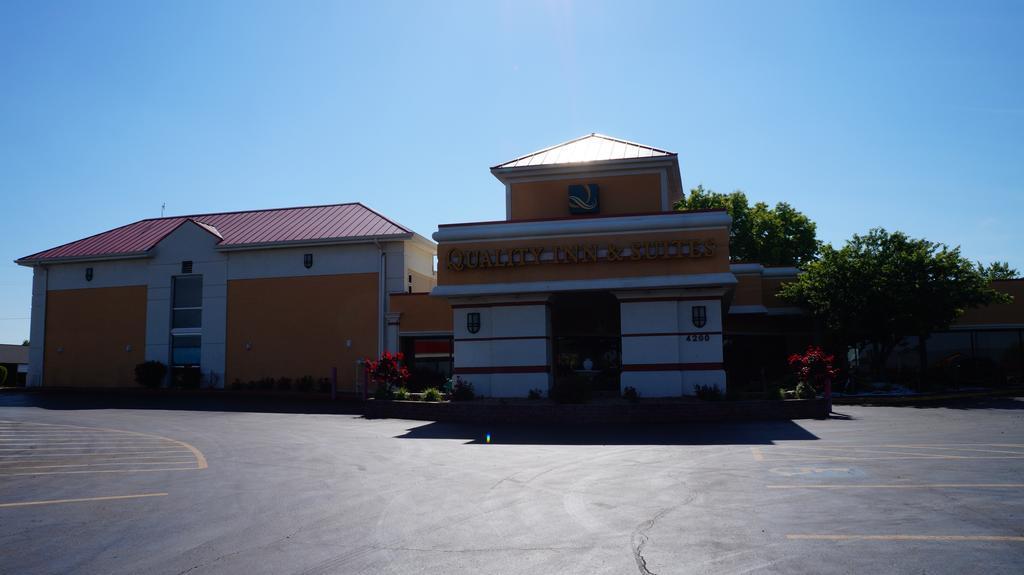 Quality Inn & Suites Kansas City - Independence I-70 East Exterior foto